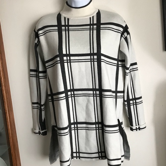 Topshop Sweaters - Topshop 2 tunic Sweater Black White Long Sleeve XS